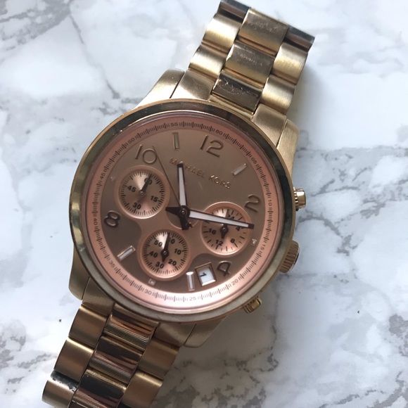 Michael Kors Runway Rose Gold Watch - Picture 7 of 7